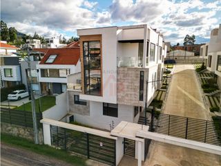 Foto 1 de HERMOSA Y MODERNA CASA EN RENTA CHALLUABAMBA CUENCA