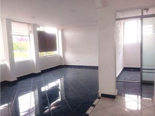 Foto 17 de Rumipamba, Oficina en Renta, 107m2, 3 Ambientes