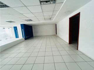 Foto 12 de La Pradera, Local Comercial en Renta, 390m2, 4 Ambientes
