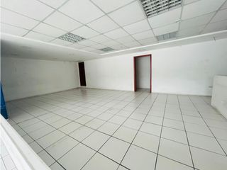 Foto 13 de La Pradera, Local Comercial en Renta, 390m2, 4 Ambientes