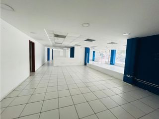 Foto 3 de La Pradera, Local Comercial en Renta, 390m2, 4 Ambientes