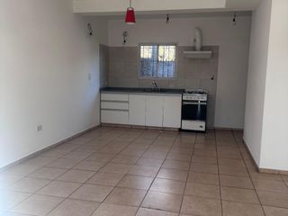 Foto 3 de Dúplex en alquiler de 2 dormitorios c/ cochera en Maipú