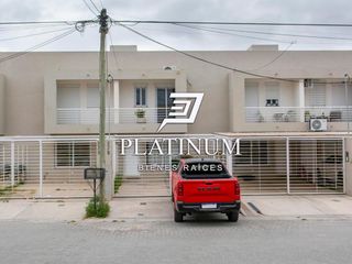 Foto 1 de Dúplex en venta en Grand Bourg