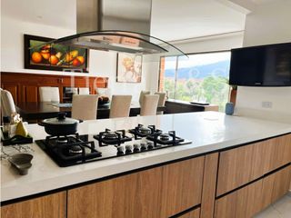 Foto 5 de APARTAMENTO REMODELADO EN EL COUNTRY 200M2