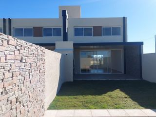 Foto 6 de Duplex de 3 dormitorios en Nobu Town en Alquiler