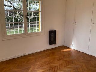 Foto 4 de Casa en  Alquiler - Hermosa propiedad con añosos árboles y amplio jardín