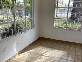 Foto 14 de Casa en  Alquiler - Hermosa propiedad con añosos árboles y amplio jardín