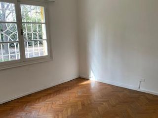 Foto 5 de Casa en  Alquiler - Hermosa propiedad con añosos árboles y amplio jardín