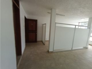 Foto 2 de Quicentro oficina  en Renta, 32 m2 1 ambiente