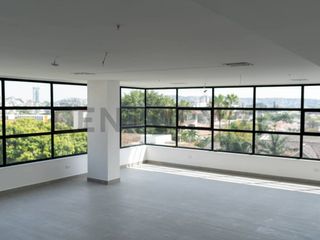 Foto 6 de Ejor. Oficina en venta en Ceibos, elegancia y ubicación premium
