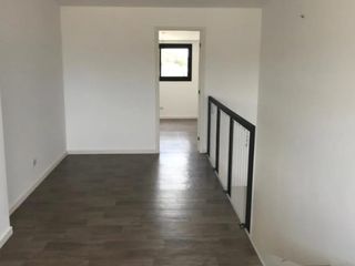 Foto 11 de VENTA TRIPLEX 4 AMBIENTES A ESTRENAR. APTO CREDITO.