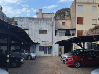 Foto 3 de ANTIGUO CHALET A RECICLAR FRENTE A LA PLAZA SAN MARTIN. POSADAS, MISIONES. VENTA