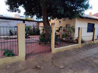 Foto 1 de CASA EN VENTA A RECICLAR Z/AV. LAVALLE Y AV. T. TACUARI