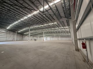 Foto 3 de galpon deposito 8800 m2 en  LA PLATA, NAVE INDUSTRIAL TRIPLE A ALQUILA O VENDE