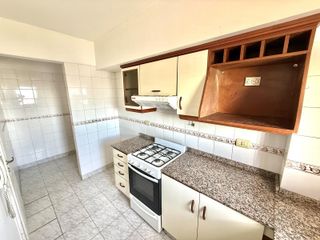 Foto 9 de Departamento Dos Ambientes con cochera a metros de la estación de Lomas de Zamora