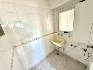 Foto 10 de Departamento Dos Ambientes con cochera a metros de la estación de Lomas de Zamora
