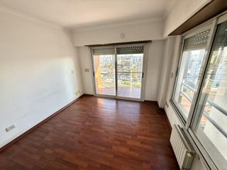 Foto 13 de Departamento Dos Ambientes con cochera a metros de la estación de Lomas de Zamora