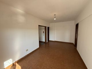 Foto 7 de Departamento en  Venta 2 amb. al Frente c/ balcon - Apto Credito