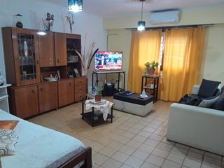 Foto 4 de Casa tres ambientes. Apto Credito. Permuta.