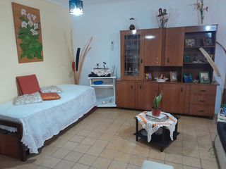 Foto 5 de Casa tres ambientes. Apto Credito. Permuta.
