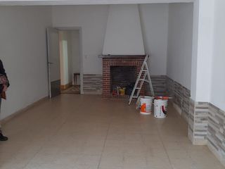 Foto 1 de Alquiler Uso comercial c 3 ambientes Rawson 2400