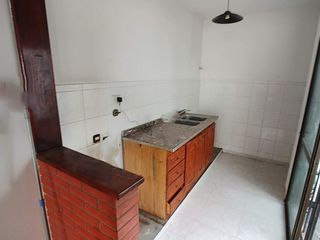 Foto 2 de Departamento Tipo Casa en alquiler en Lanus Este