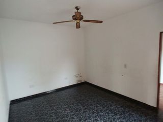 Foto 3 de Departamento Tipo Casa en alquiler en Lanus Este