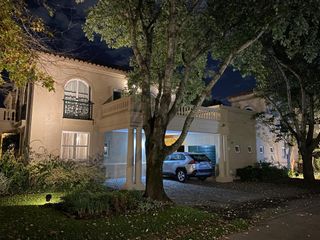 Foto 5 de VENTA CASA BARRIO LA LEGUA 400 M2 PILAR