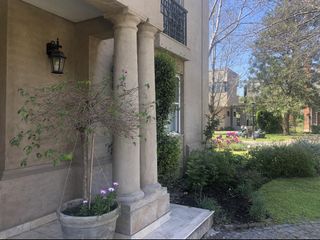 Foto 31 de VENTA CASA BARRIO LA LEGUA 400 M2 PILAR
