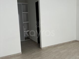 Foto 4 de Venta de local con apartamento en Planeta Rica: 4 habitaciones, garaje, terraza, estudio y espacio para tu propio negocio
