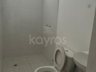 Foto 9 de Venta de local con apartamento en Planeta Rica: 4 habitaciones, garaje, terraza, estudio y espacio para tu propio negocio