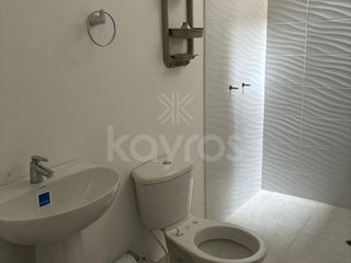 Foto 11 de Venta de local con apartamento en Planeta Rica: 4 habitaciones, garaje, terraza, estudio y espacio para tu propio negocio