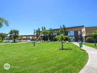 Foto 7 de Casa 4 Dormitorios-Av. Fuerza Aérea 1500-Funes | Alquiler