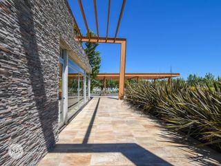 Foto 4 de Casa 4 Dormitorios-Av. Fuerza Aérea 1500-Funes | Alquiler