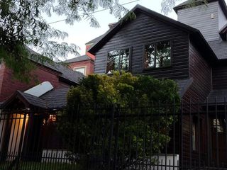 Foto 1 de Venta Casa 4 dormitorios-Coronel Diaz-San Martin de los Andes