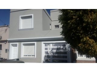 Foto 1 de Duplex al frente. Disp. Junio 2025