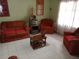 Foto 3 de Excelente casa a la venta con oficinas comerciales. Calle Alem 1345