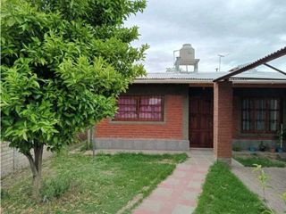 Foto 1 de Excelente casa a la venta con oficinas comerciales. Calle Alem 1345