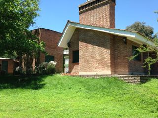 Foto 2 de AT75. ICHO CRUZ. GRAN CASA FRENTE AL RIO (6/8PAX)