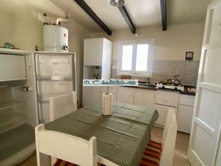 Foto 3 de AT145. 2PAX.  DPTO CÉNTRICO UN DORMITORIO, COCINA, BAÑO, COCHERA Y ASADOR