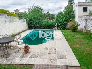 Foto 41 de Casa en venta de 3 dormitorios con cochera en Grand Bourg