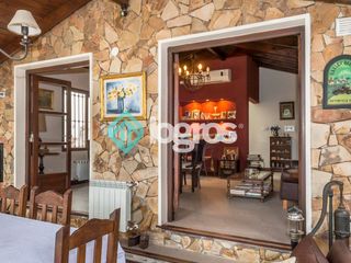 Foto 12 de Casa en venta de 3 dormitorios con cochera en Grand Bourg