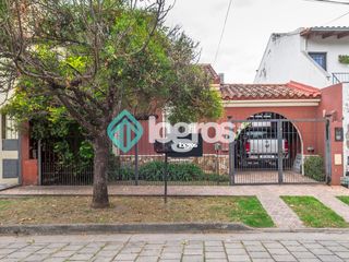 Foto 1 de Casa en venta de 3 dormitorios con cochera en Grand Bourg