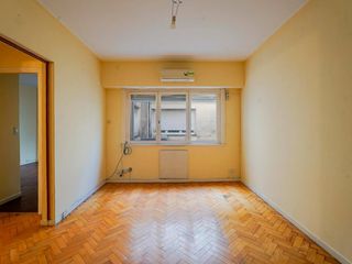 Foto 2 de Departamento en Venta de 3 Ambientes en Monserrat y  Apto credito
