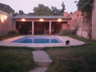 Foto 1 de Casona Céntrica con piscina En Venta!!