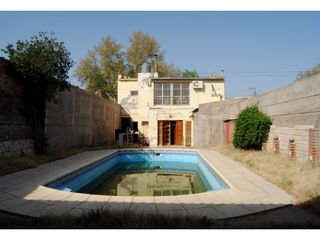 Foto 2 de Casona Céntrica con piscina En Venta!!