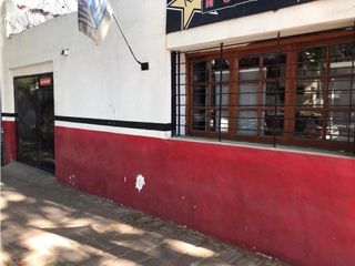Foto 3 de Local Comercial Con Departamento En Venta
