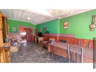 Foto 8 de Casa, local comercial y departamento sobre avenida en venta-San Rafael