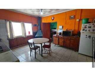 Foto 5 de Casa, local comercial y departamento sobre avenida en venta-San Rafael