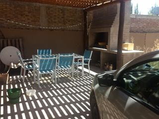 Foto 1 de OPORTUNIDAD!! 2 Casas en venta, excelente ubicación - Loteo Viñuela